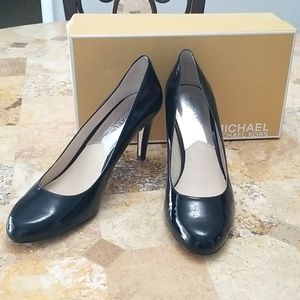 Michael Kors Round Toe Black Patent Heel Size 8